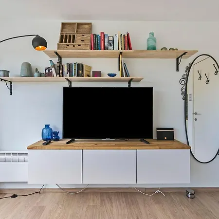 Beautiful Studio With Park And *